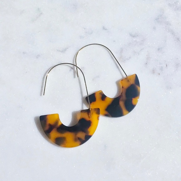 Tortoise shell dangle earrings - Picture 5 of 8